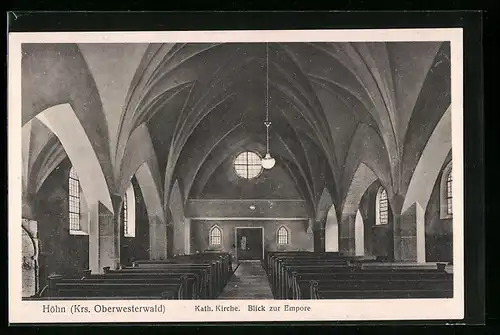 AK Höhn (Krs. Oberwesterwald), Inneres der Kath. Kirche mit Blick zur Empore