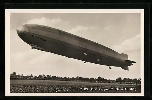 AK Luftschiff LZ 127 Graf Zeppelin beim Auftstieg