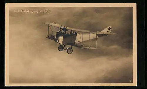 AK LVGC-Flugzeug im Dunst