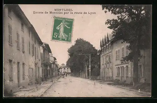 AK Montluel, Entrée de Montluel par la rotue de Lyon