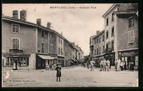 AK Montluel, Grande Rue, Strassenpartie