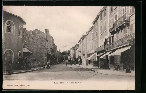AK Lagnieu, La Rue des Cafés