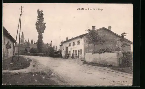 AK Ozan, Rue du village