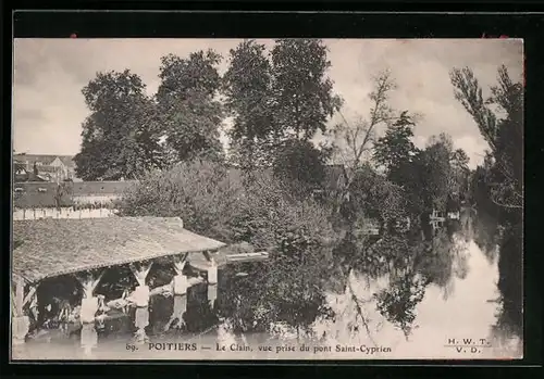 AK Poitiers, Le Clain, vue prise du pont Saint-Cyprien