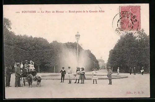 AK Poitiers, Le Parc de Blossac, Rond-point de la Grande Allée