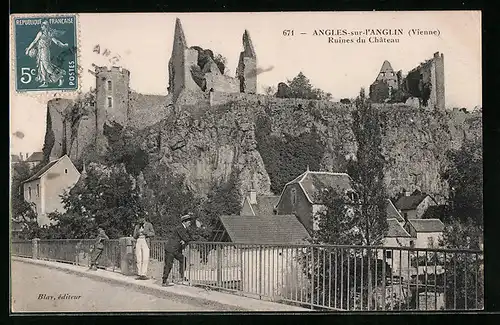 AK Angles-sur-l`Anglin, Ruines du Château