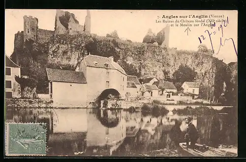 AK Angles-sur-l`Anglin, Les Ruines du Château féodal et le Moulin sur l`Anglin