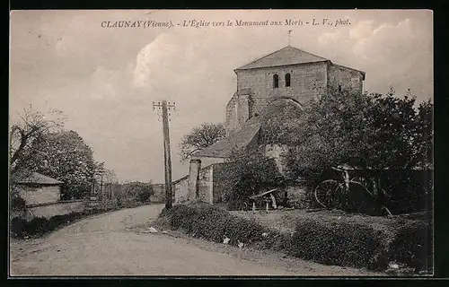 AK Claunay, L`Eglise vers le Monument aux Morts