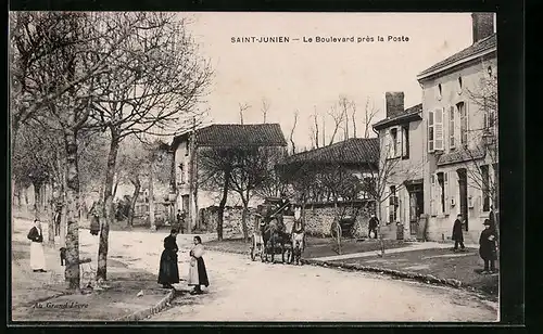 AK Saint-Junien, Le Boulevard près la Poste