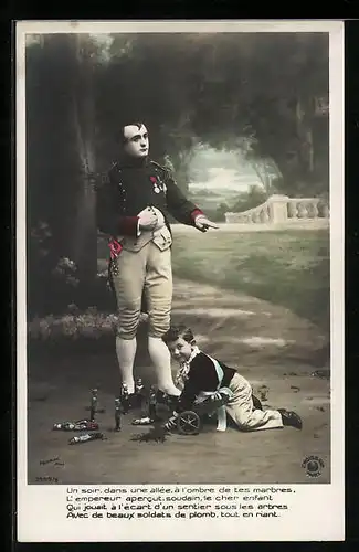 AK Napoleon mit seinem Sohn und dessen Spielzeug Soldaten