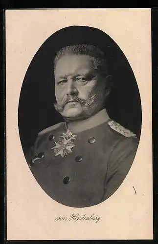 AK Paul von Hindenburg, der Feldmarschall im Portrait mit Orden