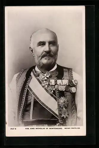 AK Nicolas, 1er Prince de Montenegro, mit Orden behangen