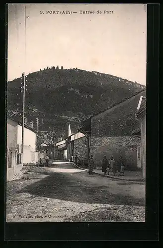 AK Port, Entrée de Port