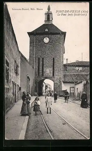 AK Pont-de-Veyle, Le Pont levis extérieur