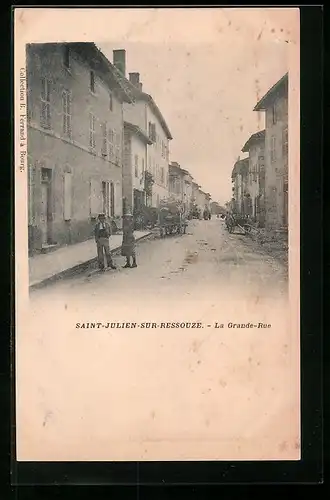 AK Saint-Julien-sur-Ressouze, La Grande-Rue, Strassenpartie