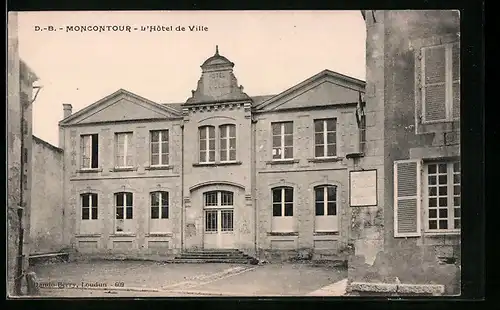 AK Moncontour, L`Hotel de Ville