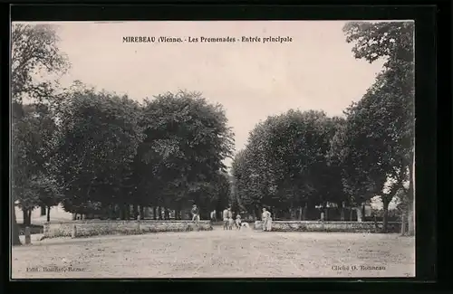 AK Mirebeau, Les Promenades, Entree principale