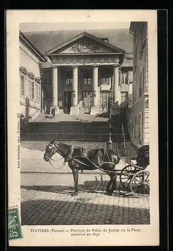 AK Poitiers, Peristyle du Palais de Justice sur la Place