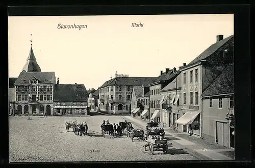 AK Stavenhagen, Markt mit Ahlgrimms Gasthof und Fuhrwerken