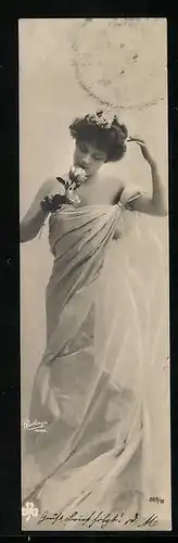 Mini-AK Elegante Dame mit Rose