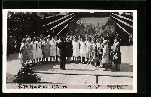 Foto-AK Hedingen, Sängertag 1930, Auftritt eines Chores