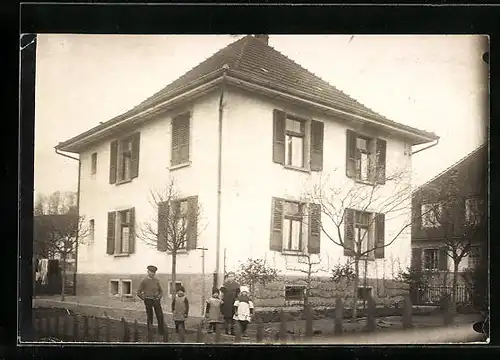 AK Burgdorf, Häuseransicht mit Anwohnern