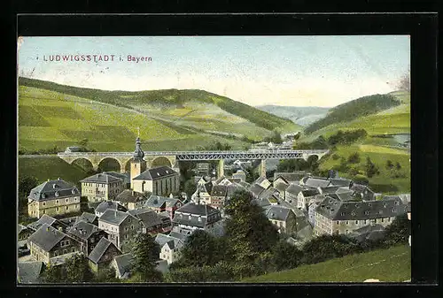 AK Ludwigsstadt /Bayern, Ortsansicht mit Brücke