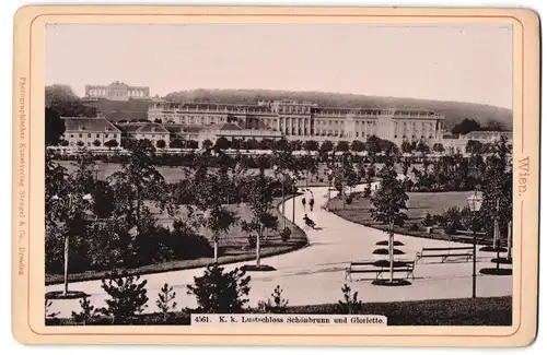 Fotografie Stengel & Co., Dresden, Ansicht Wien, Park mit Blick nach dem K.u.K. Lustschloss Schönbrunn, Gloriette