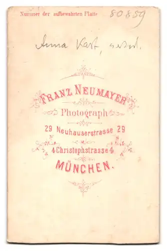 Fotografie Franz Neumayer, München, Portrait Frau Anna Kast mit Hochsteckfrisur