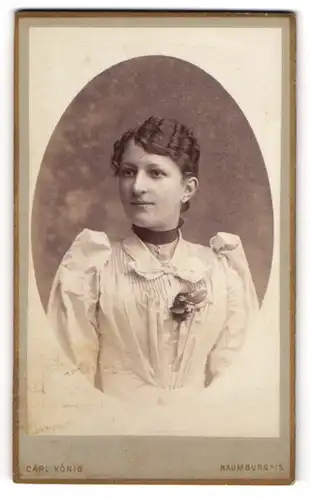 Fotografie Carl König, Naumburg a. S., junge Frau Ida Hertha aus Sonneberg, 1892