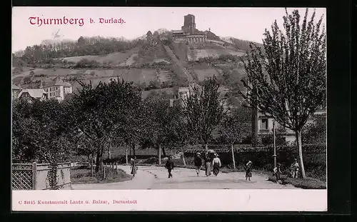 AK Thurmberg b. Durlach, Ortspartie mit Blick zum Berg