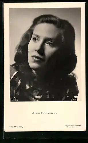 AK Schauspielerin Anna Dammann mit melancholischem Blick