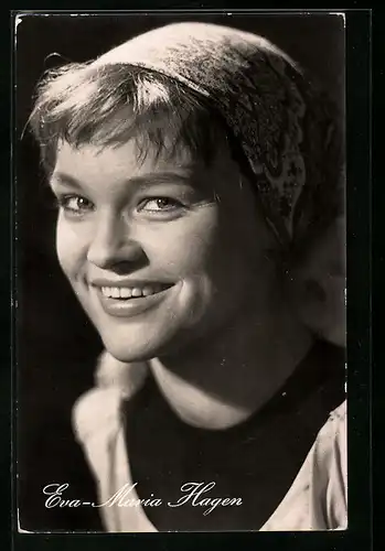 AK Schauspielerin Eva-Maria Hagen mit Kopfbedeckung