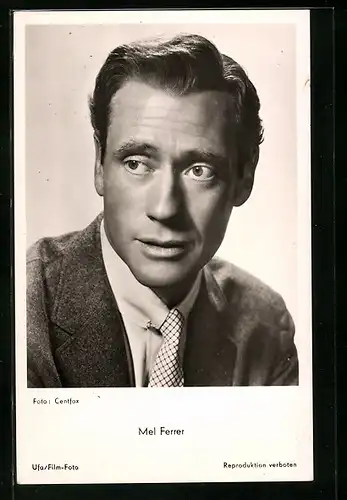 AK Schauspieler Mel Ferrer mit nachdenklichem Blick