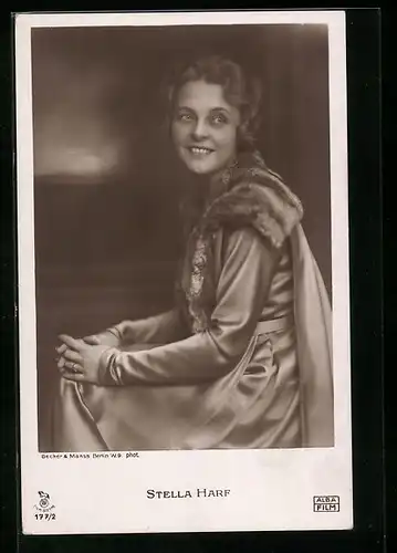 AK Schauspielerin Stella Harf im Pelzmantel