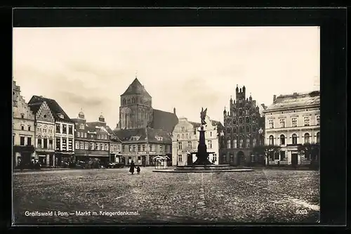 AK Greifswald, Markt mit Kriegerdenkmal