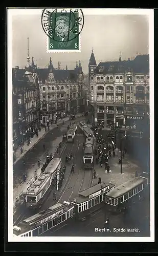 AK Berlin, Strassenbahnen auf dem Spittelmarkt