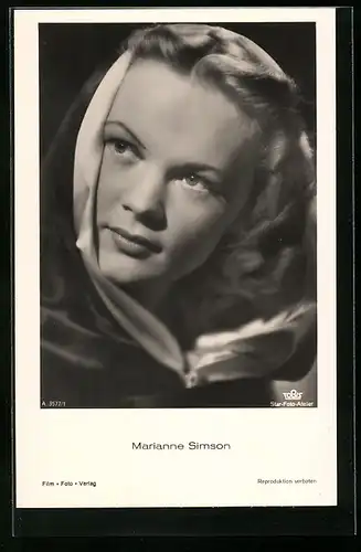 AK Schauspielerin Marianne Simson mit Kopftuch