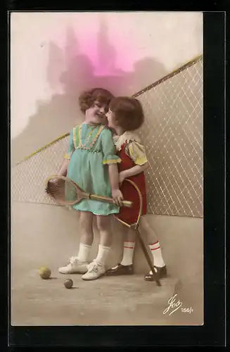 AK Zwei süsse Mädchen mit Tennisschlägern