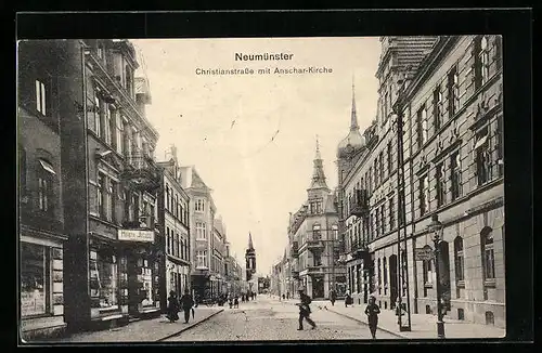 AK Neumünster, Christianstrasse mit Anschar Kirche und Passanten