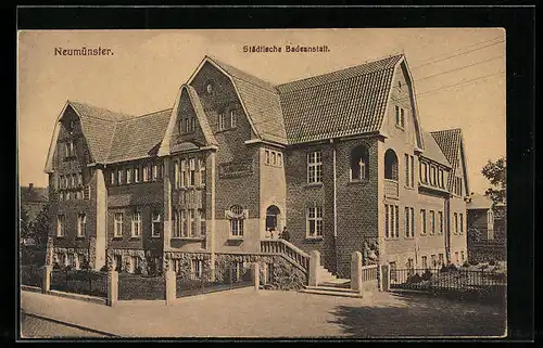 AK Neumünster, Städtische Badeanstalt, Strassenansicht