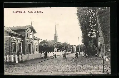 AK Neuenbrook, Strasse mit Kirche