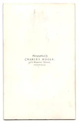 Fotografie Charles Hoole, Sheffield, Hanover Street 50, englischer Pfarrer im Habit mit Collar