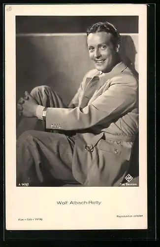 AK Schauspieler Wolf Albach-Retty im Anzug Posierend