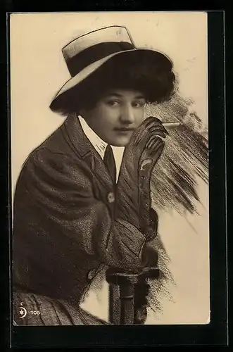 AK Junge Dame mit Hut und Zigarette, Fotomontage