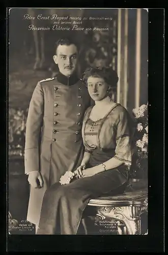 AK Prinz Ernst August Herzog von Braunschweig mit seiner Braut, Portrait
