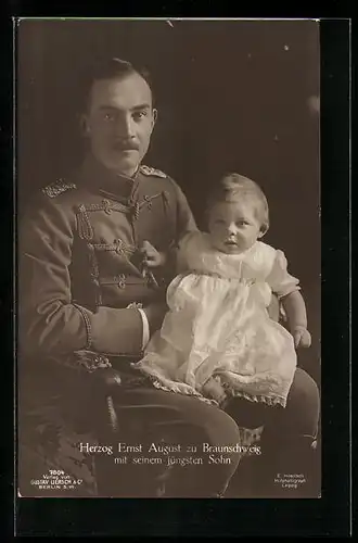 AK Ernst August Herzog von Braunschweig mit seinem jüngsten Sohn