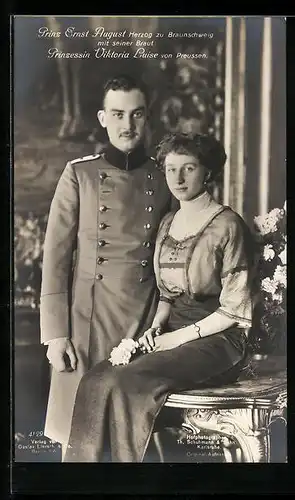 AK Prinz Ernst August Herzog von Braunschweig mit seiner Braut Prinzessin Victoria Luise von Preussen