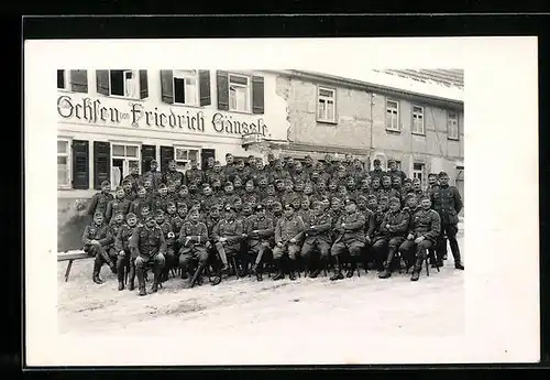 Foto-AK Altensteig, Militär-Regiment vor dem Gasthaus zum Ochsen Friedrich Gänssle