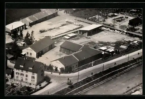 Foto-AK Göppingen, Sägewerk und Holzhandlung Weber mit Bahnschienen aus der Vogelschau